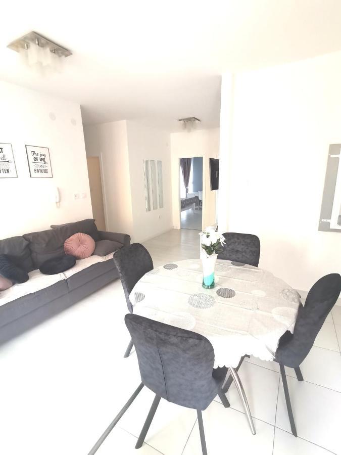 Residential Apartment Σπλιτ Εξωτερικό φωτογραφία